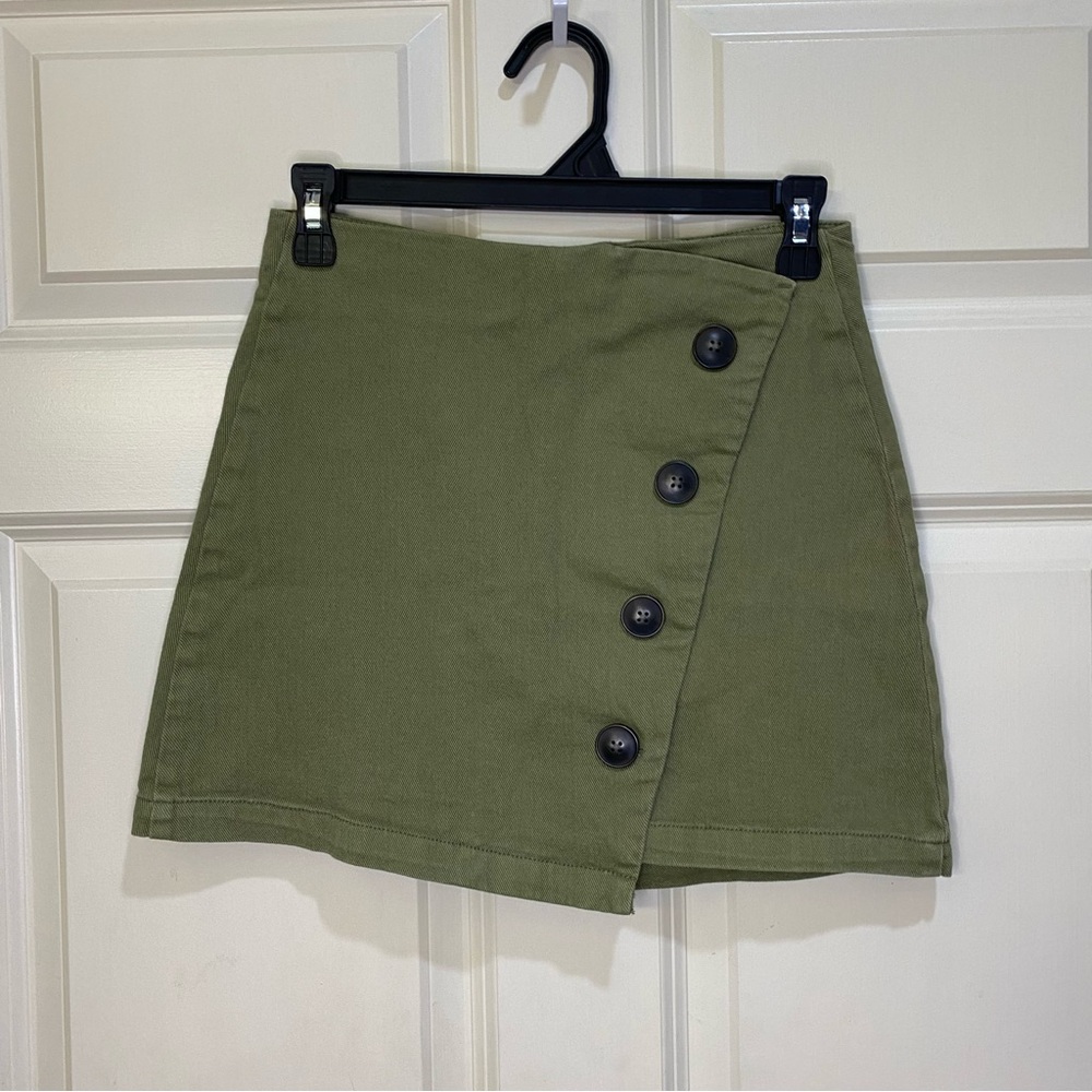 2 For $15 Francesca’s Harper Heritage Green Mini Skirt